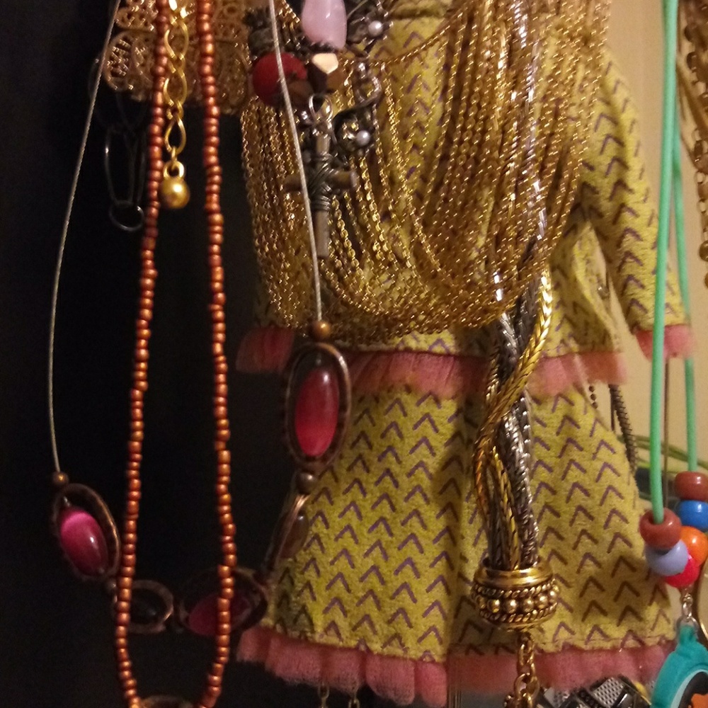 Jewelry - Picture 4 of 8